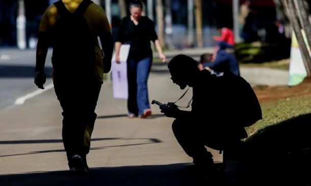 Um entre cinco jovens brasileiros de 15 a 29 anos não estudava nem trabalhava em 2023