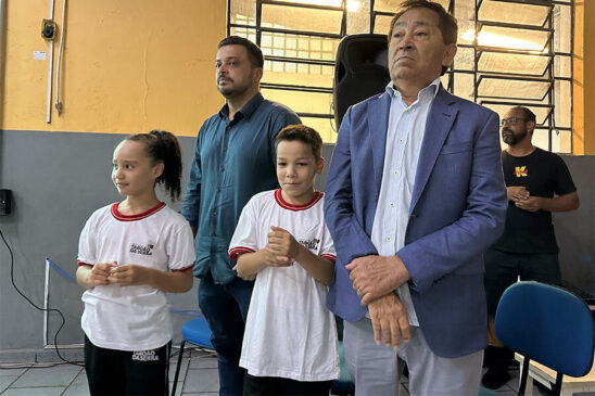 Prefeitura de Taboão da Serra iniciou a entrega do uniforme escolar pela EMEF Maria José Luizetto Buscarini