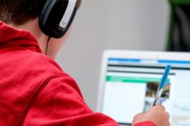 Projeto prevê pena ou aplicação de multa para quem plagiar ou comercializar trabalhos acadêmicos
