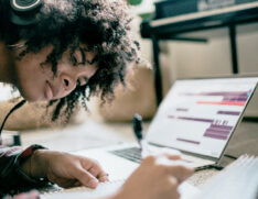 Cinco cursos on-line e grátis -para aprimorar o seu currículo