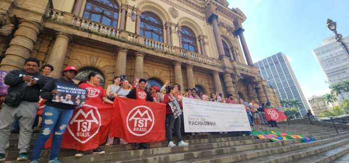 Ato do MTST em frente ao Theatro Municipal