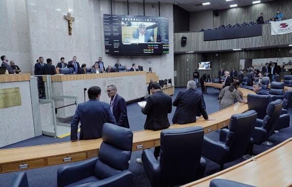 Ajuste proposto é de 2,16% inclusive para os valores de auxílio refeição