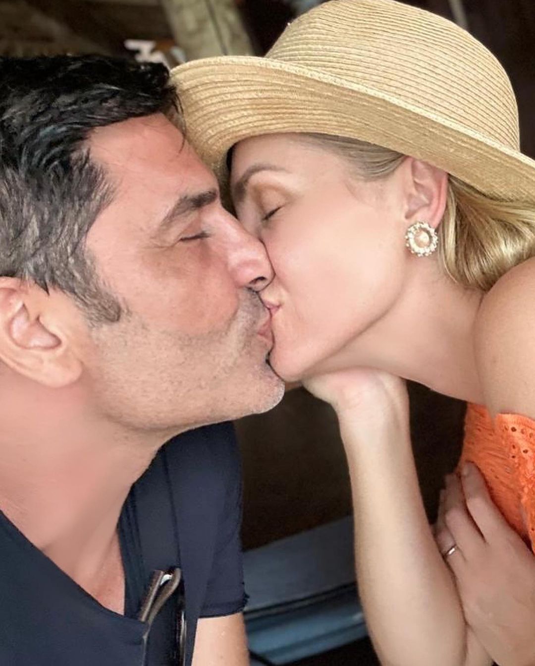 Casal mostrou os bastidores do planejamento ao lado da decoradora e do cerimonialista