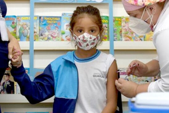 Escolas municipais disponibilizam vacinana contra a dengue em Guarulhos, na Grande São Paulo