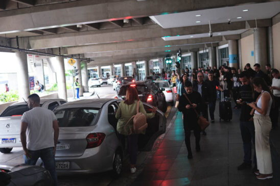 Aeroporto de Congonhas, na zona sul de São Paulo, anunciou nesta segunda-feira (13) que vai criar um bolsão para carros de aplicativos