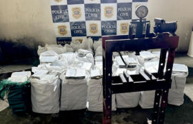 Depósito com uma tonelada de cocaína é encontrado no Guarujá