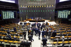 PEC não está em tramitação pois ainda não foram angariadas assinaturas o suficiente para tramitar na câmara.