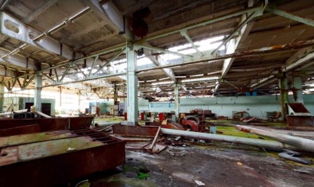 Interior de fábrica de Pripyat em 2017