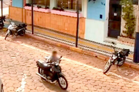 Câmeras flagram menino de 12 anos furtando moto no interior SP