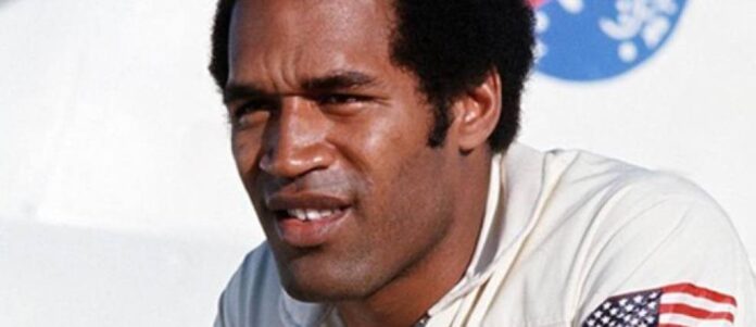 O.J. Simpson em cena de filme 'Capricórnio Um'