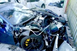A vítima estava em um Sandero que foi atingido pelo carro de luxo (foto) na Avenida Salim Farah Maluf
