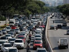 Veículos com final 5 e 6 podem circular livremente, após confirmação da greve de ônibus