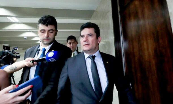 TRE do Paraná suspendeu o julgamento que pode levar à cassação do senador Sergio Moro