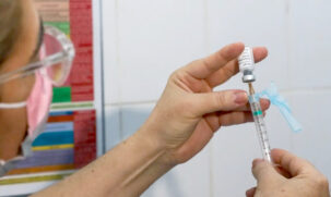 A Prefeitura de São Paulo vai iniciar nesta quinta-feira (4) a imunização contra a dengue em Unidades Básicas de Saúde (UBS) de Itaquera e Vila Jaguara