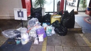 Policiais Militares da RPM (Radiopatrulhamento com Motocicletas) do 27&ordm; Batalhão de Polícia Militar Metropolitano descobriram uma refinaria de drogas, prenderam três criminosos e apreenderam munições na Chácara dos Corujas, na região do Grajaú