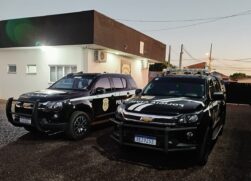 Na manhã desta quarta-feira (29) a Polícia Civil de São Paulo iniciou uma operação contra uma quadrilha suspeita de falsificar Carteiras Nacionais de Habilitação (CNHs)