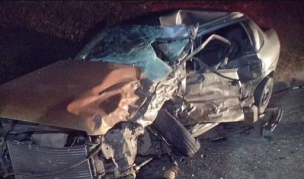 Carro de cantor ficou completamente destruído