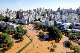 A maioria dos rios no Rio Grande do Sul ultrapassou seus limites de inundação, direcionando uma considerável quantidade de água em direção à capital, Porto Alegre.