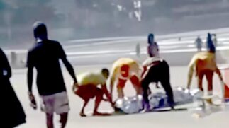 Cadáver era de um homem, de 45 anos, e foi encontrado por surfistas da região