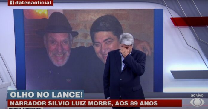 No ar, Datena mencionou que o narrador nunca gostou que o apresentador usasse gravata no programa