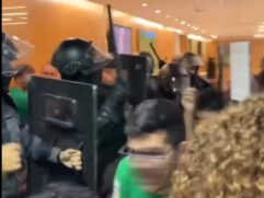esde o início da tarde de terça-feira, o policiamento foi reforçado na Alesp para a votação do projeto de lei