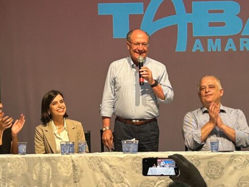 O vice-presidente Geraldo Alckmin durante ato de pré-campanha de Tabata Amaral