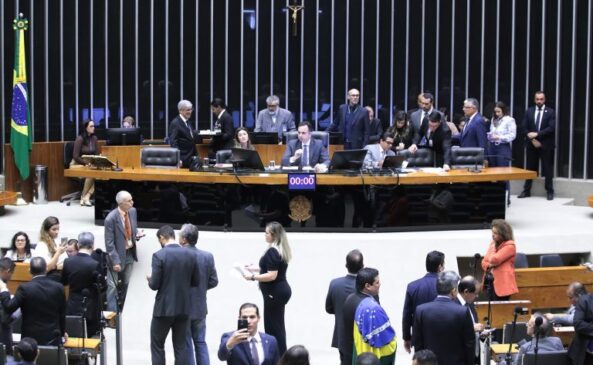 Plenário da Câmara vota nesta terça-feira a indicação para o Tribunal de Contas; vencedor terá mandato vitalício e papel central no controle de gastos