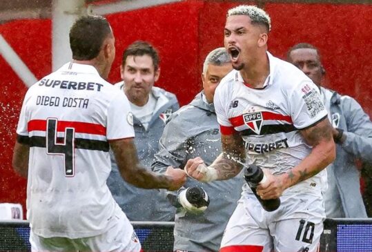 Luciano brilhou na partida contra o Vitória