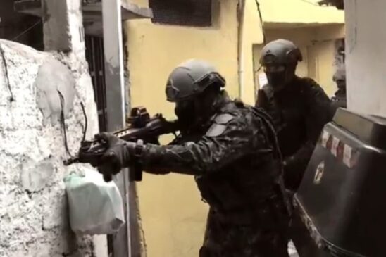 O rapaz ferido foi levado para a Santa Casa de Santos, mas não resistiu e morreu