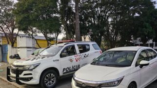 Os três adolescentes, sendo dois de 15 anos e um de 13 anos, foram conduzidos ao 101° Distrito Policial