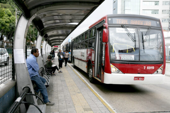 Atualmente, a frota é de 3,5 mil ônibus, segundo autor do projeto