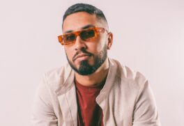 Rashid canta o álbum 'Movimento Rápido dos Olhos'