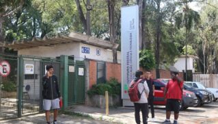 Professores de universidades federais decidem paralisar greve