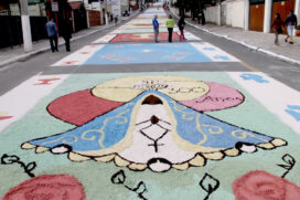 Tapete de Corpus Christi é uma tradição da Igreja Católica