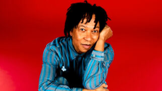 O cantor Djavan apresenta a turnê 'D' em São Paulo neste fim de semana