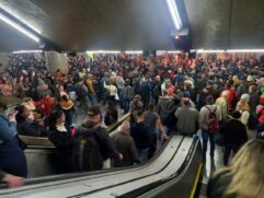 Estações ficaram superlotadas após falhas na linha 3-Vermelha e 11-Coral nesta quarta (14)