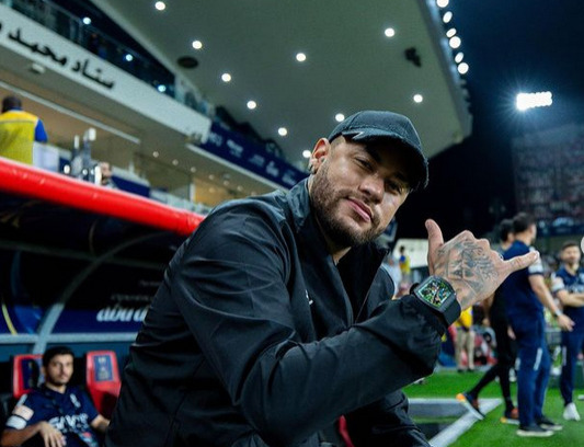 Instituto Neymar vai promover um leilão beneficente, no Clube Monte Líbano, em São Paulo