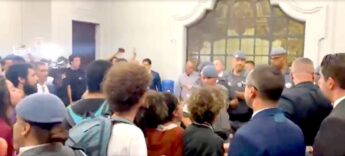 Presença de Tarcísio é motivo de protesto em Faculdade de Direito