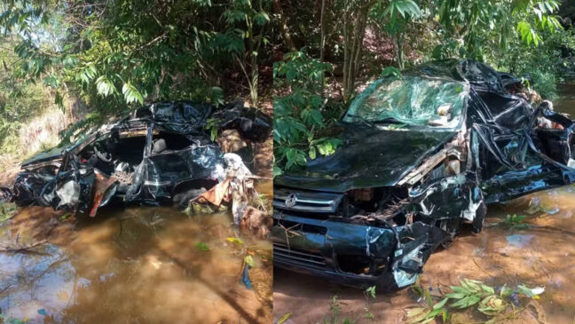 Motorista morreu após colidir com outro veículo e cair de uma ponte de 50 metros