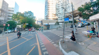 Motivo é o estacionamento de um guindaste e o içamento de materiais