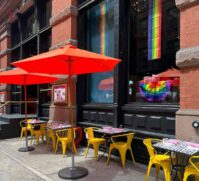 Bares são uns dos espaços para celebar o Mês do Orgulho LGBTQIAPN+