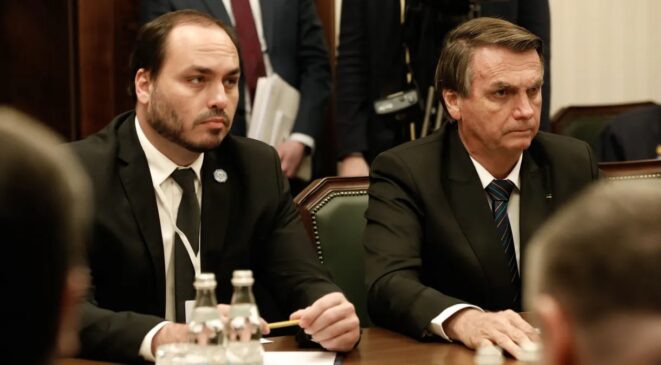 Carlos e Jair Bolsonaro
