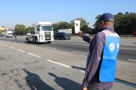 Caça ao diesel: dispositivo da Cetesb identifica veículos produtores de fumaça preta