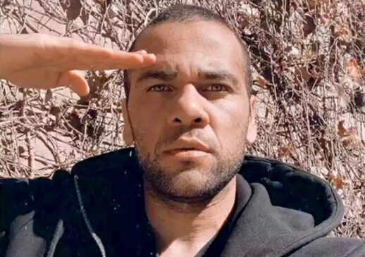 Daniel Alves sai da cadeia e já abre agência de jogadores; empresa já tem primeiro cliente