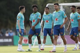 Endrick e Evanilson em treino pela Seleção Brasileira