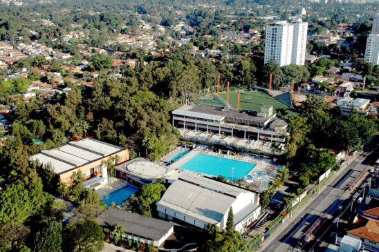 Local era objeto de disputa entre associados, banco multinacional e prefeitura municipal