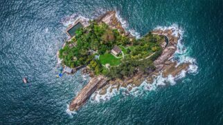 Ilha dos Arvoredos a ilha é o primeiro e único atrativo das Américas a receber a certificação ecoturística internacional Green Key