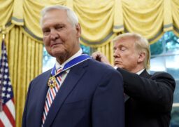Ex-jogador da NBA Jerry West morreu nesta quarta-feira