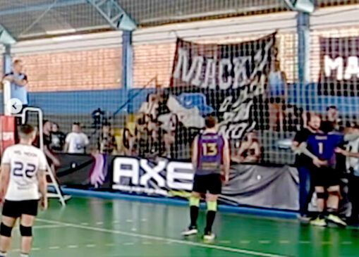 Atleta da USP vítima de homofobia durante partida de vôlei em Jogos Universitários