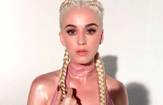 A cantora pop, Katy Perry, deixou as redes sociais aquecidas nesta segunda-feira (17) ao anunciar sua nova fase musical
